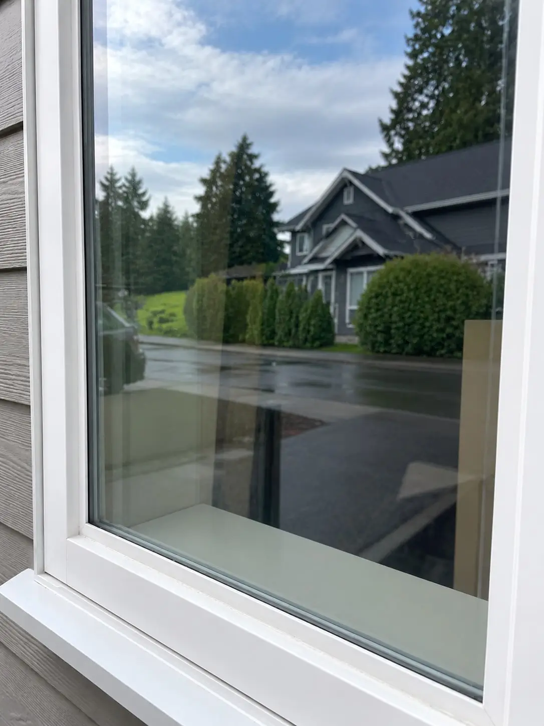 Illustration of the same window clean and clear